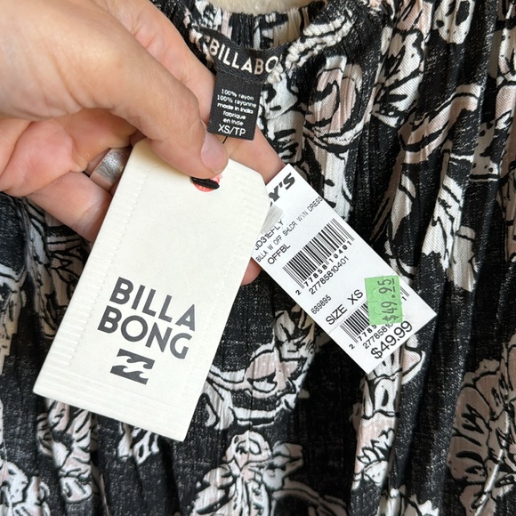 NWT off the shoulder Billabong dress - Picture 3 of 5
